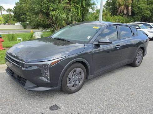 Certified 2025 Kia K4 FWD image 3