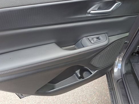 New 2025 Jeep Grand Cherokee L Altitude image 16