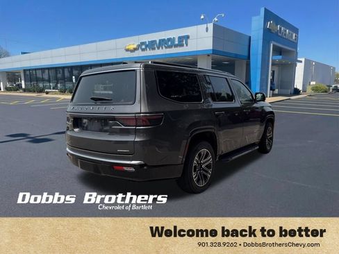 Used 2024 Jeep Wagoneer Series II AWD/4WD image 8