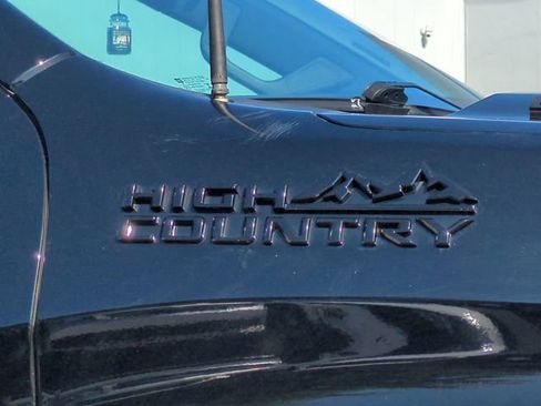 Used 2023 Chevrolet Silverado 1500 High Country w/ High Country Premium Package AWD/4WD image 13
