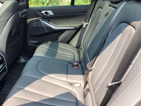 Used 2022 BMW X5 xDrive45e w/ Climate Comfort Package AWD/4WD image 10