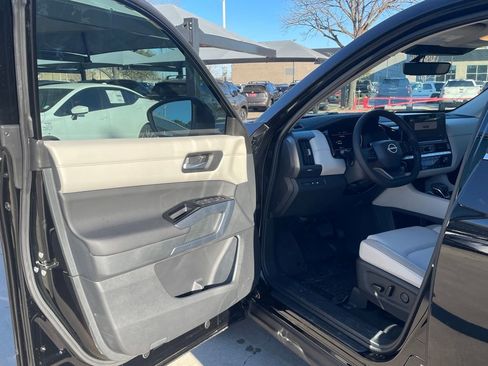 New 2026 Nissan Pathfinder SL AWD/4WD image 13