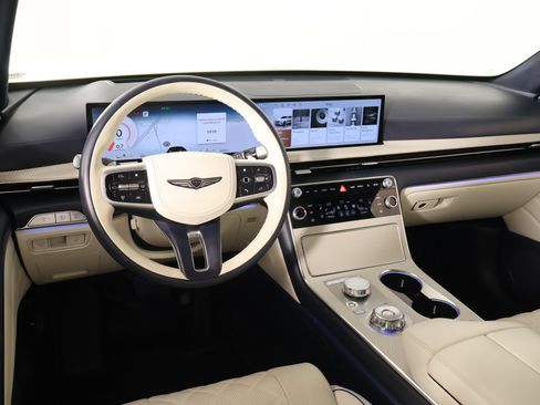 Used 2025 Genesis GV80 3.5T Prestige AWD/4WD image 2