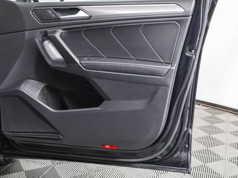 Used 2022 Volkswagen Tiguan SE R-Line image 48