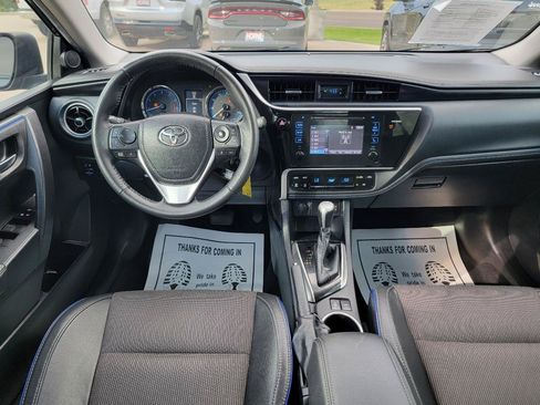 Used 2017 Toyota Corolla SE w/ Carpet Mat Package (TMS) FWD image 8
