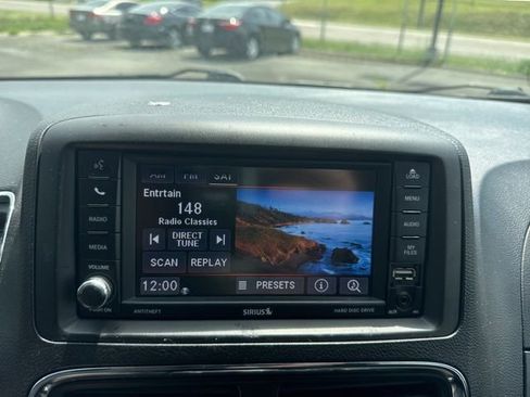 Used 2018 Dodge Grand Caravan SE FWD image 17