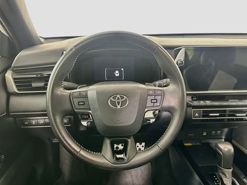 Used 2025 Toyota Camry SE w/ Multimedia Upgrade Package FWD image 17