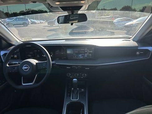 Used 2025 Nissan Kicks SV FWD image 15