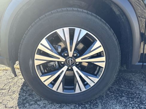 Used 2023 Nissan Rogue SV image 29