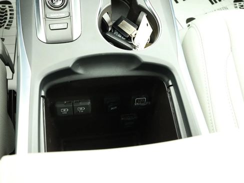 Used 2020 Acura MDX FWD image 33