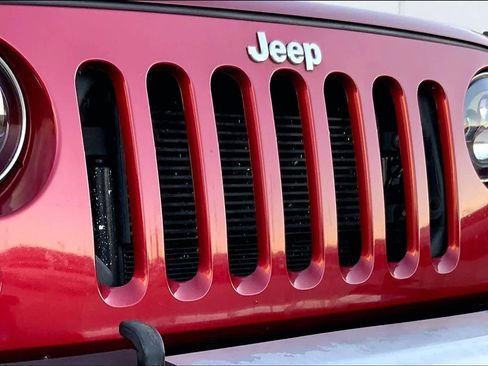 Used 2012 Jeep Wrangler Unlimited Sahara w/ Connectivity Group image 25