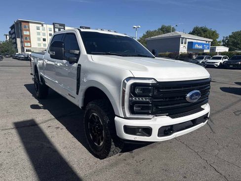 Used 2025 Ford F350 Platinum w/ Tremor Off-Road Package AWD/4WD image 4
