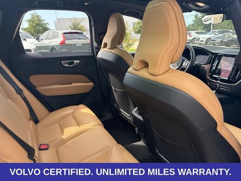 Certified 2025 Volvo XC60 B5 Ultra AWD/4WD image 12