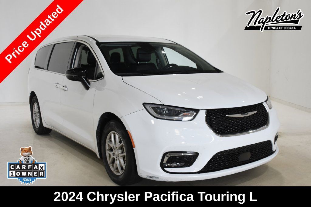 Used 2024 Chrysler Pacifica Touring-L FWD image 1