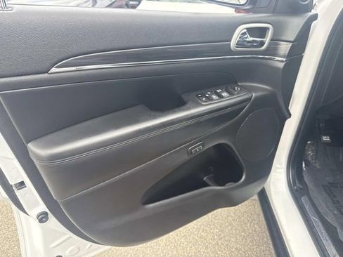 Used 2022 Jeep Grand Cherokee Limited AWD/4WD image 21