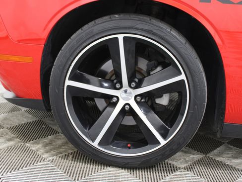 Used 2016 Dodge Challenger R/T image 33