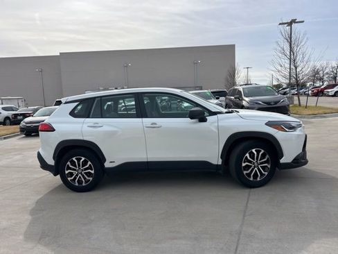 Used 2023 Toyota Corolla Cross S image 2