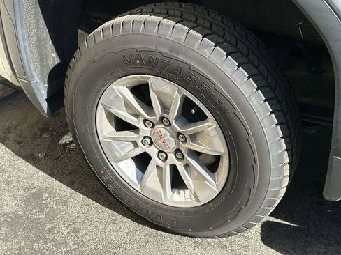 Used 2021 GMC Sierra 1500 SLE image 4