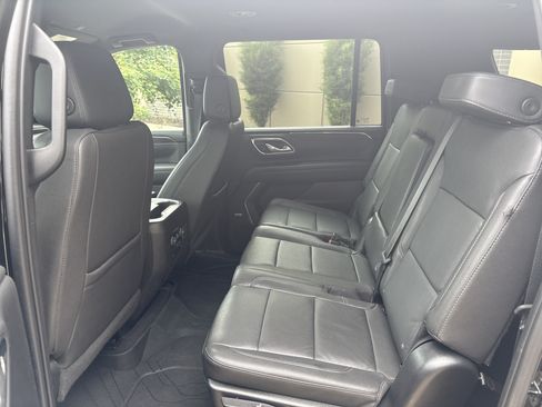 Used 2023 Chevrolet Suburban Z71 w/ Luxury Package AWD/4WD image 30