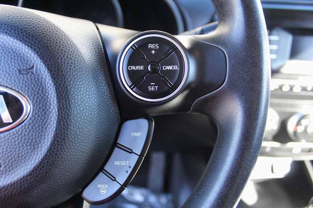 Used 2015 Kia Soul + FWD image 16
