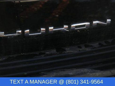 Used 2024 GMC Yukon XL Denali image 8