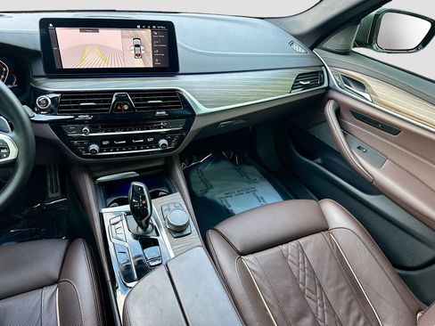 Used 2022 BMW M550i xDrive image 24