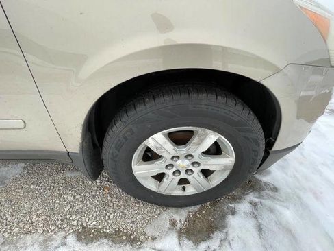 Used 2010 Chevrolet Traverse LT w/ Personal Connectivity Package image 17