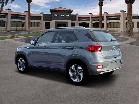 New 2026 Hyundai Venue SEL FWD image 4