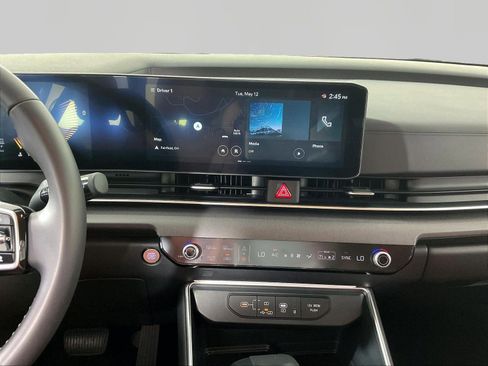 Used 2026 Kia Carnival EX FWD image 9