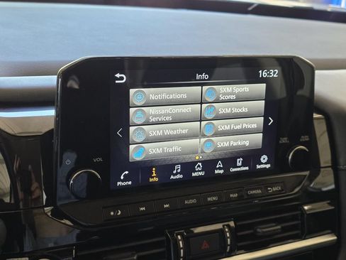 Used 2024 Nissan Pathfinder SL AWD/4WD image 23