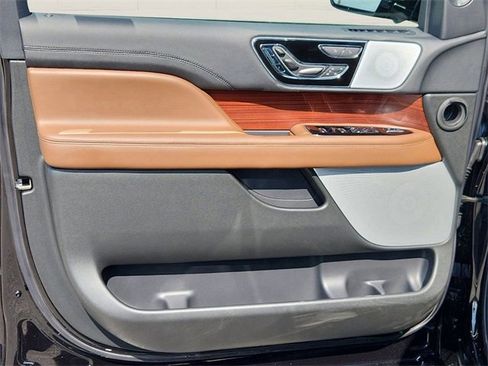 New 2023 Lincoln Navigator Reserve image 26