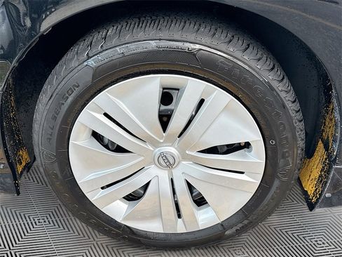 Used 2023 Nissan Leaf S image 29