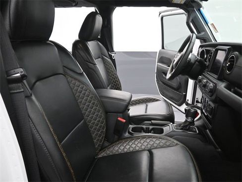 Used 2023 Jeep Gladiator Overland image 24