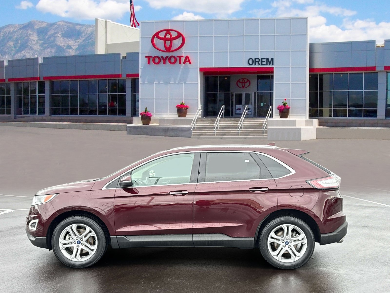 Used 2018 Ford Edge Titanium w/ Technology Package AWD/4WD image 7