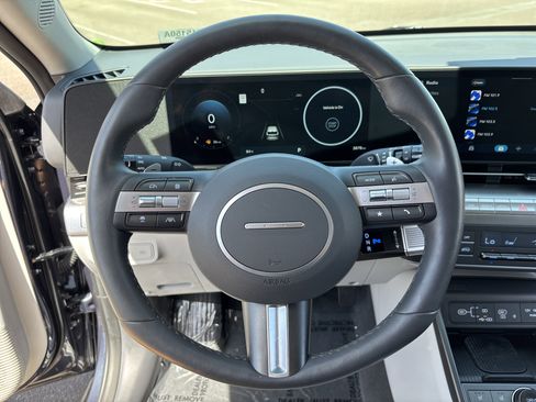 Used 2025 Hyundai Kona Limited FWD image 26