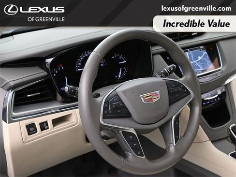 Used 2017 Cadillac XT5 Luxury w/ Driver Awareness Package image 23