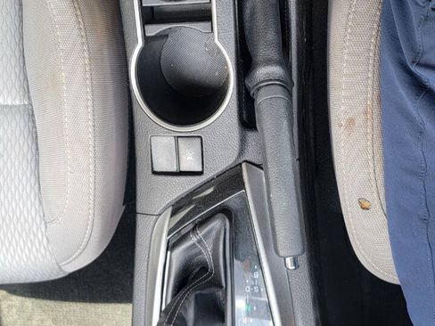 Used 2016 Toyota Corolla LE FWD image 27