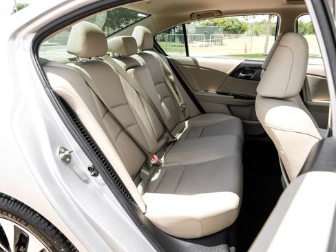 Used 2015 Honda Accord EX-L image 39