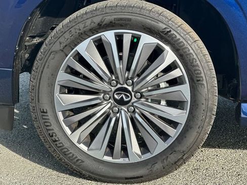 Used 2025 INFINITI QX80 Sensory image 36