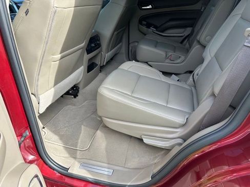 Used 2019 Chevrolet Tahoe LT w/ LT Signature Package AWD/4WD image 9