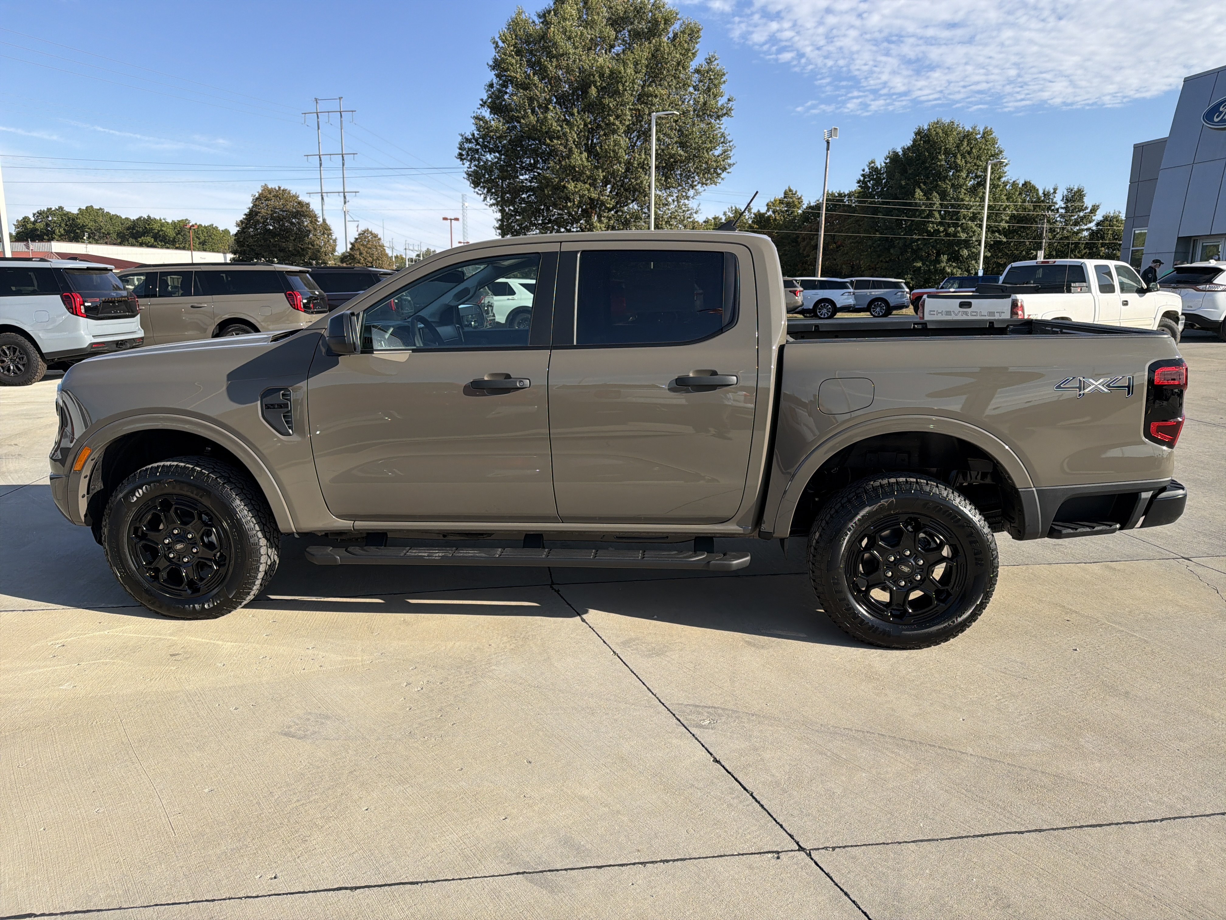 New 2026 Ford Ranger XLT w/ Black Appearance Package AWD/4WD image 4