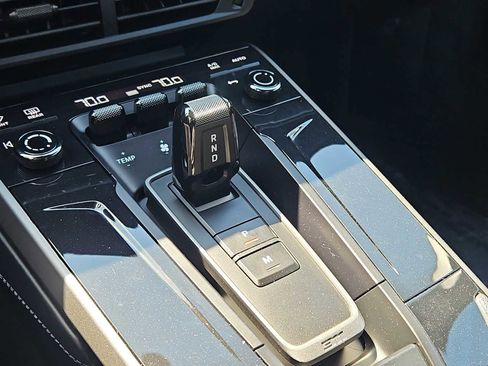 Certified 2025 Porsche 911 Carrera RWD image 30