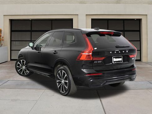 Certified 2023 Volvo XC60 B5 Ultimate w/ Climate Package image 2