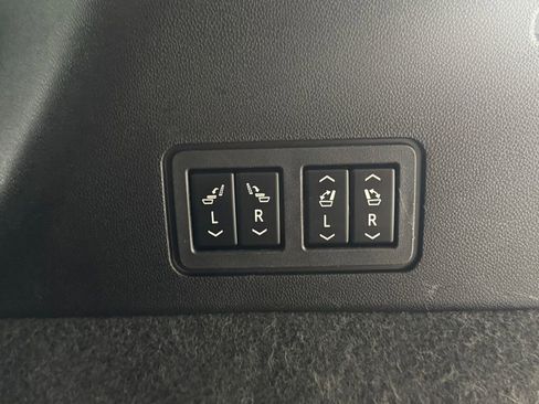 Used 2022 Cadillac XT6 Premium Luxury image 22