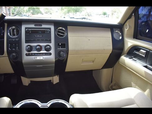 Used 2015 Ford Expedition XL image 28