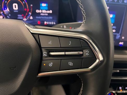 Used 2025 Chevrolet Traverse LT image 26