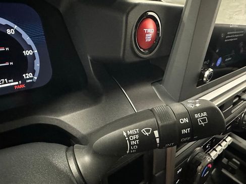Used 2025 Toyota 4Runner TRD Off-Road image 23