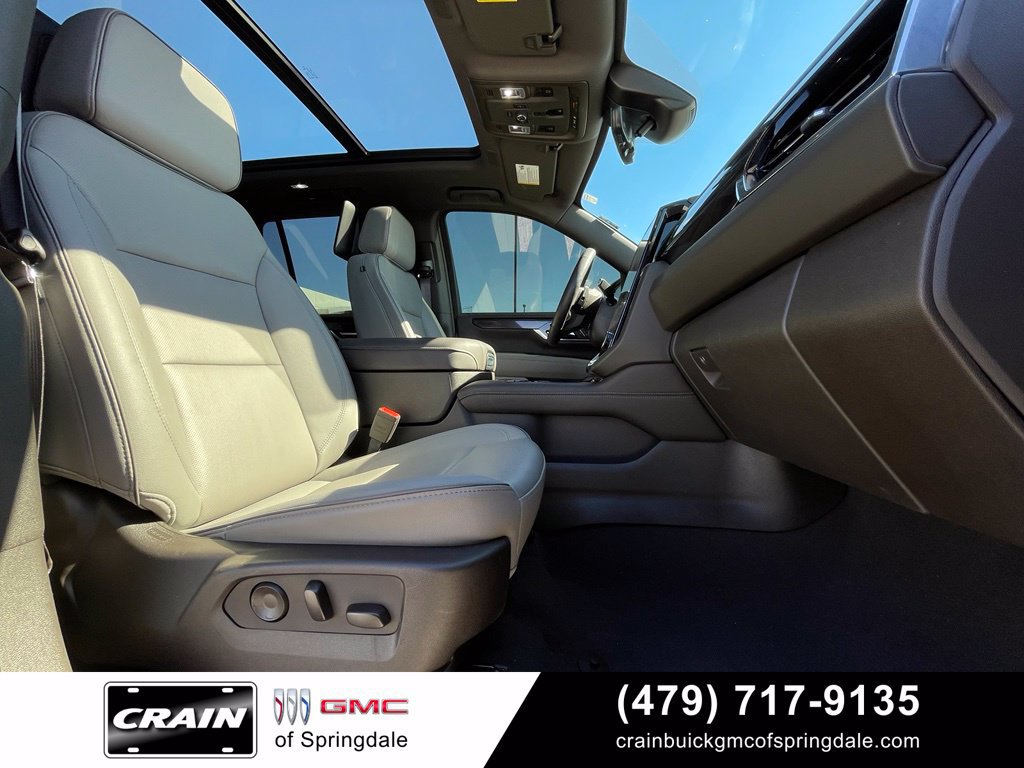 Used 2025 GMC Yukon Elevation w/ Elevation Premium Package AWD/4WD image 31