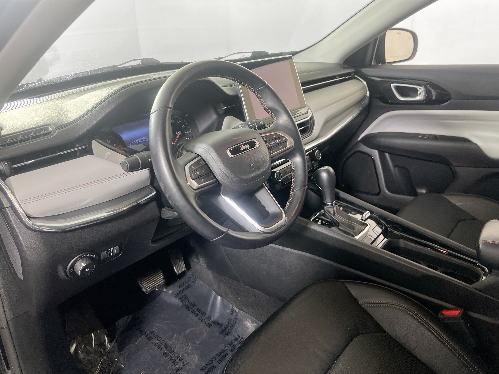 Used 2022 Jeep Compass Limited AWD/4WD image 9