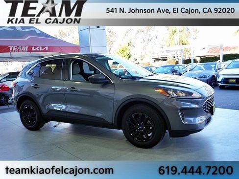 Used 2022 Ford Escape SE image 10